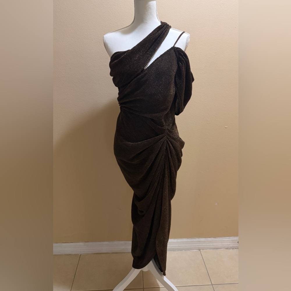 PRETTY LITTLE THING CHOCOLATE GLITTER PLISSE CUT OUT ONE SHOULDER DRAPED DRESS 8 - Picture 2 of 14